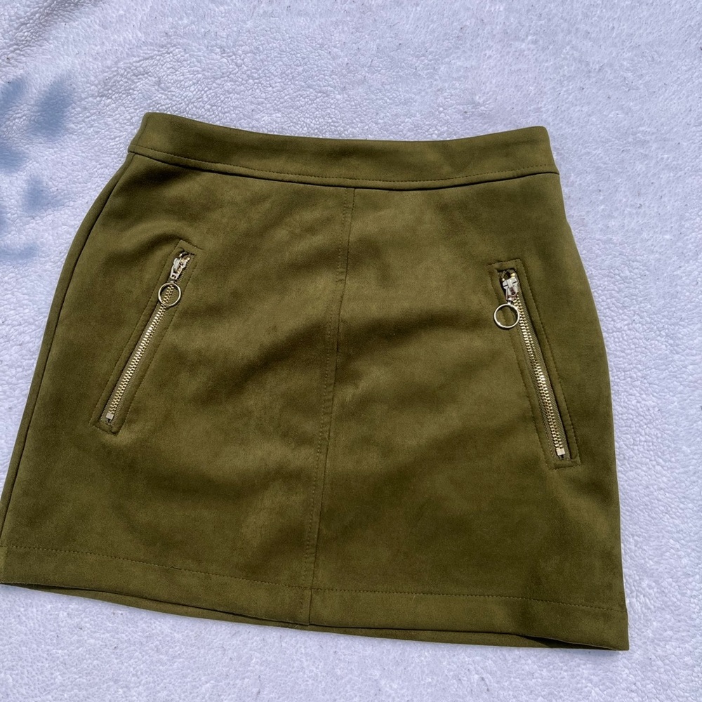 Forever21 Skirt with gold zippers